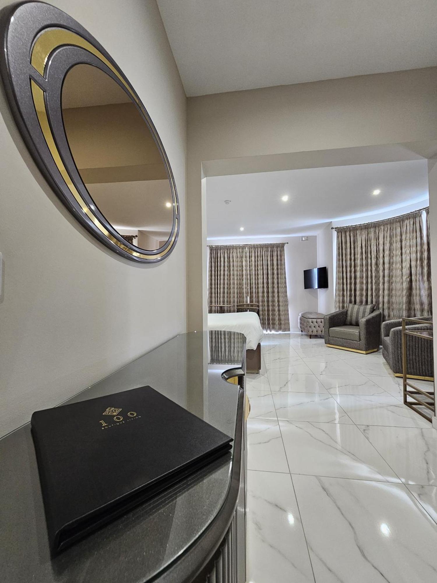 100 Boutique Living Guest house *